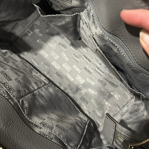 EUC Michael Kors Hudson Large Leather Satchel Crossbody Bag Gray COI Included - Picture 11 of 15